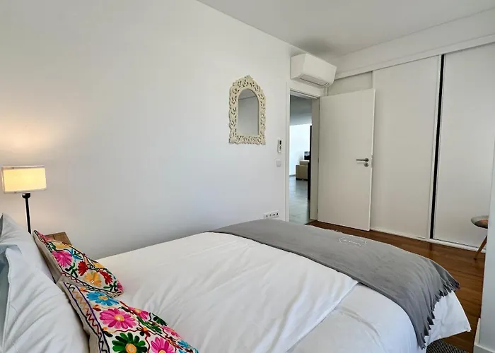 Harmony - Modern - 8 Pax - *